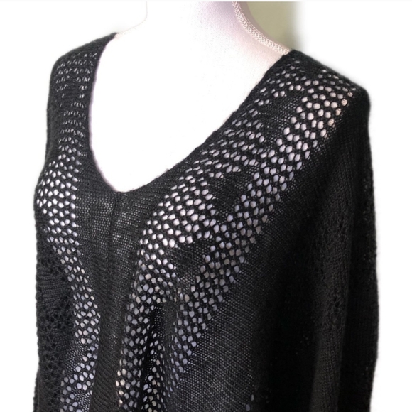 Jack BB Dakota Black Knit Poncho - Picture 12 of 14